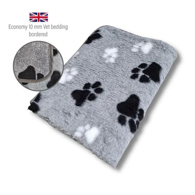 DRYBED Economy Vet Bed Bordered grey with black & white paws 100 x 75 cm