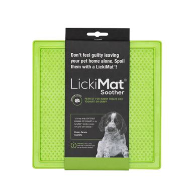 LickiMat® Classic Soother™ 20 x 20 cm green