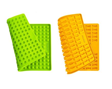 Set of 2 different baking mats for medium dogs