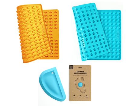 Set of 2 different baking mats + silicone scraper
